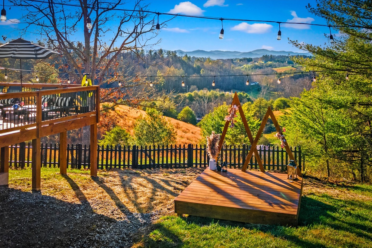 {Events} Soak in sweeping Blue Ridge views from expansive decks and a charming ceremony platform. Ideal for micro-weddings, golden hour moments, or peaceful mornings, this outdoor space offers a stunning, nature-filled backdrop for any occasion.