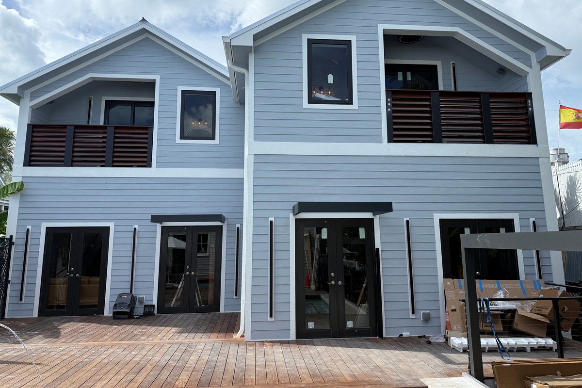 Villa 2 Left, Villa 3 Right