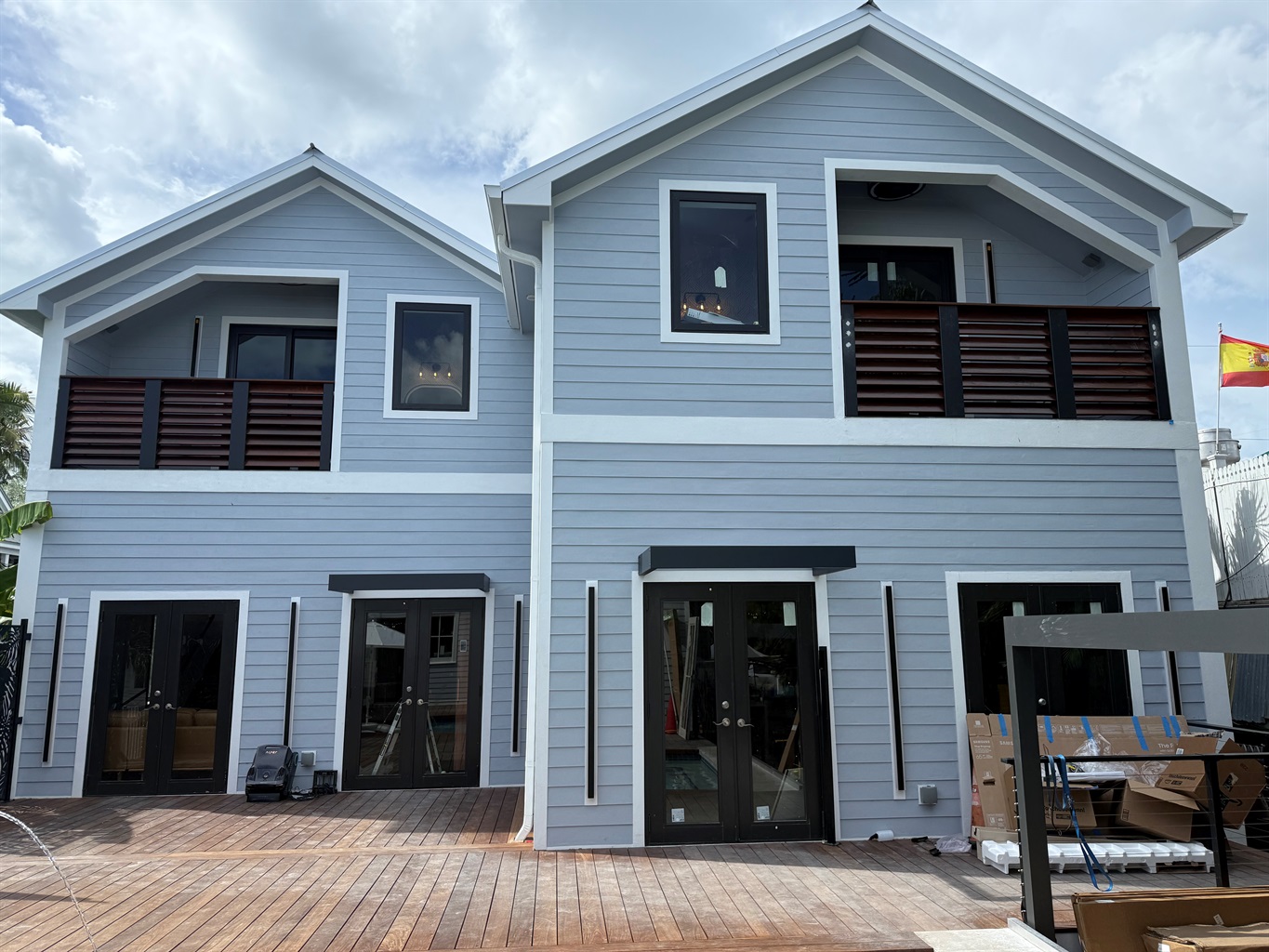 Villa 2 Left, Villa 3 Right