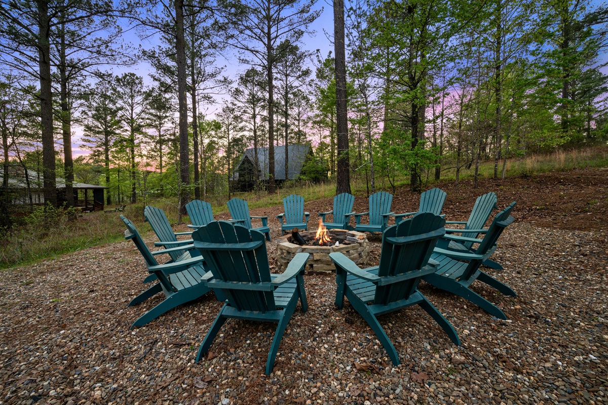 The fire pit area invites you to gather under the stars, perfect for making s’mores, sharing stories, and enjoying cozy evenings together.
