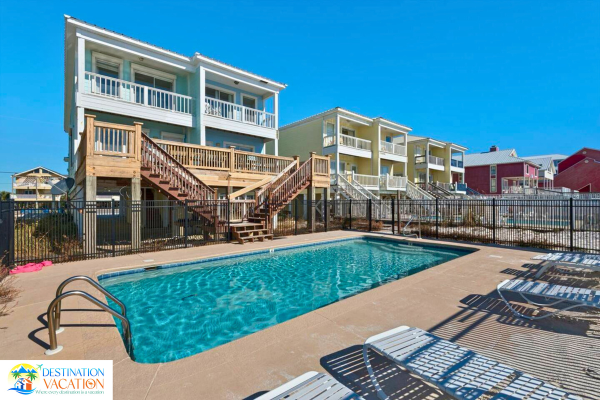 The perfect poolside setting for coastal memories.