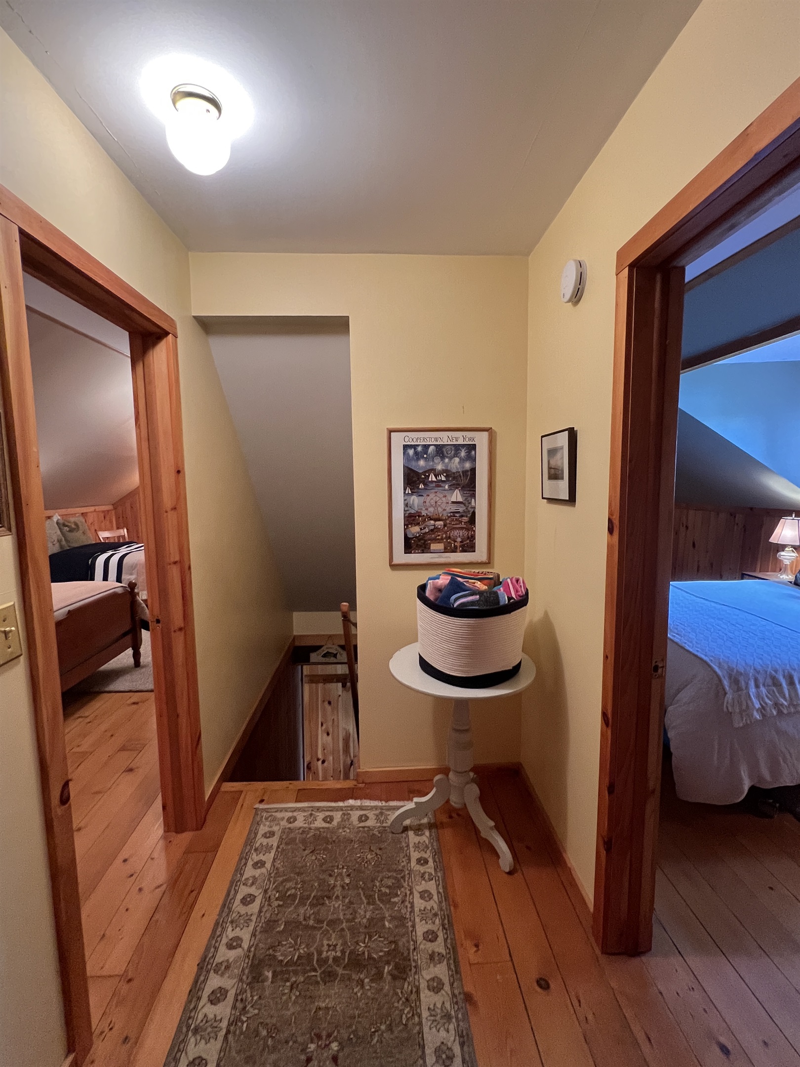 Lille Gossebo staris leading dowstaris, beach towles for your use at the private waterfront.