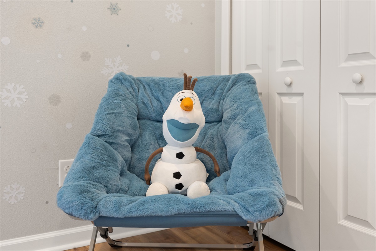 Olaf awaits at the kid's bedroom