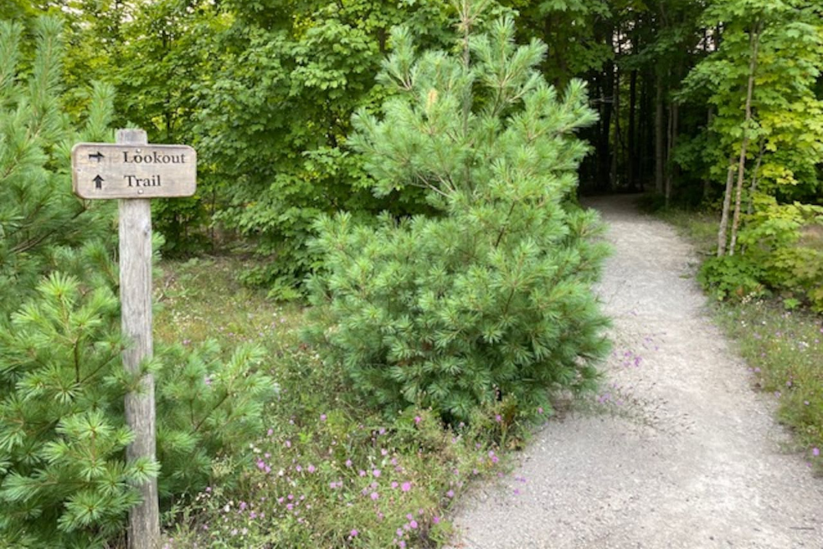 The trail head for the Kettles Trail is around the corner, you can also connect to the trail by walking straight out the back door.