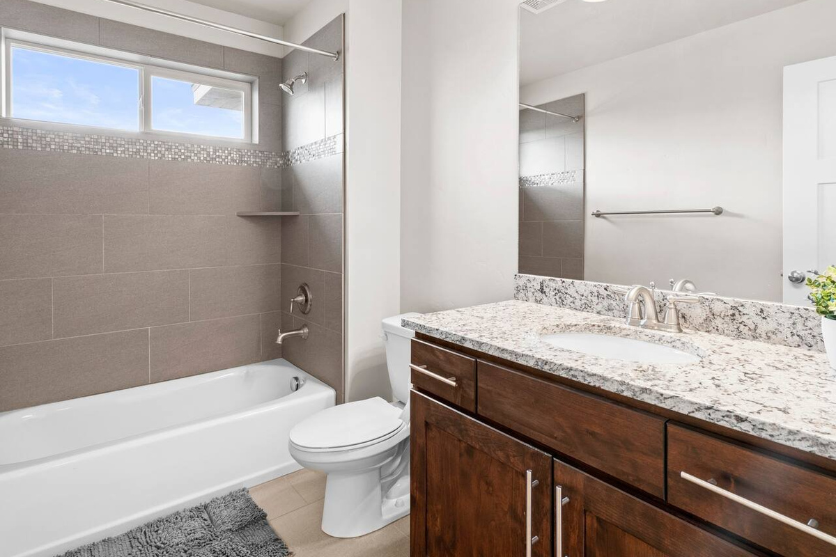 Roomy & Stylish Haven: Full Bathroom, Upstairs