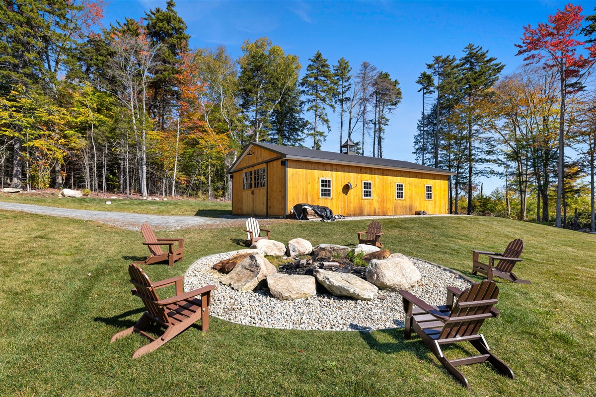 Fire pit with barn/game room 