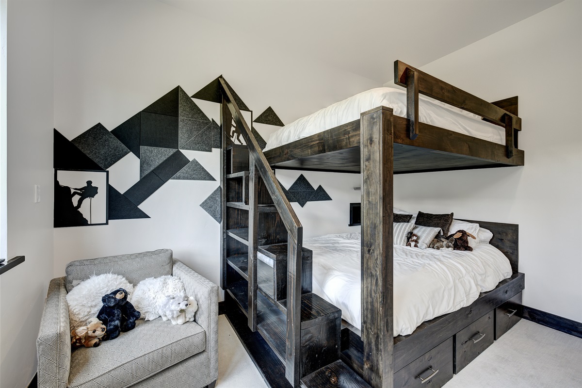 Bedroom #4 - Bunk Room