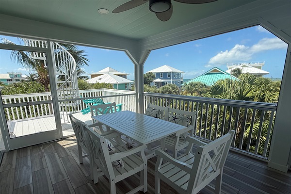 Main Lanai Dining Area