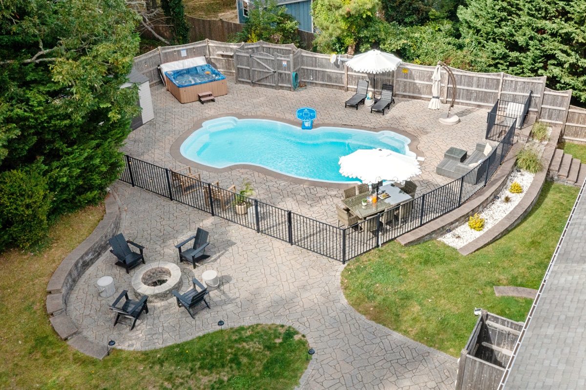 Welcome to Seaside Retreat, your ultimate Cape Cod escape in the heart of South Dennis!