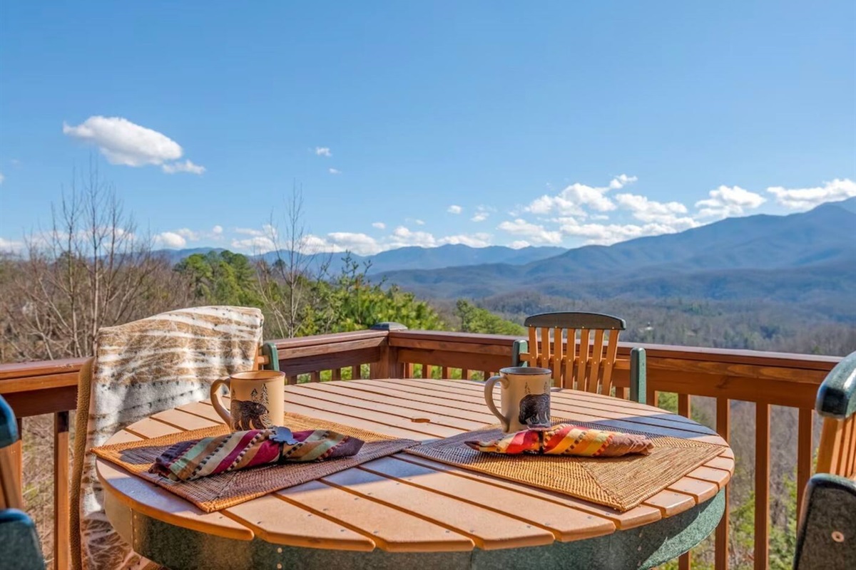🗻 Sip, savor, and soak in the scenery