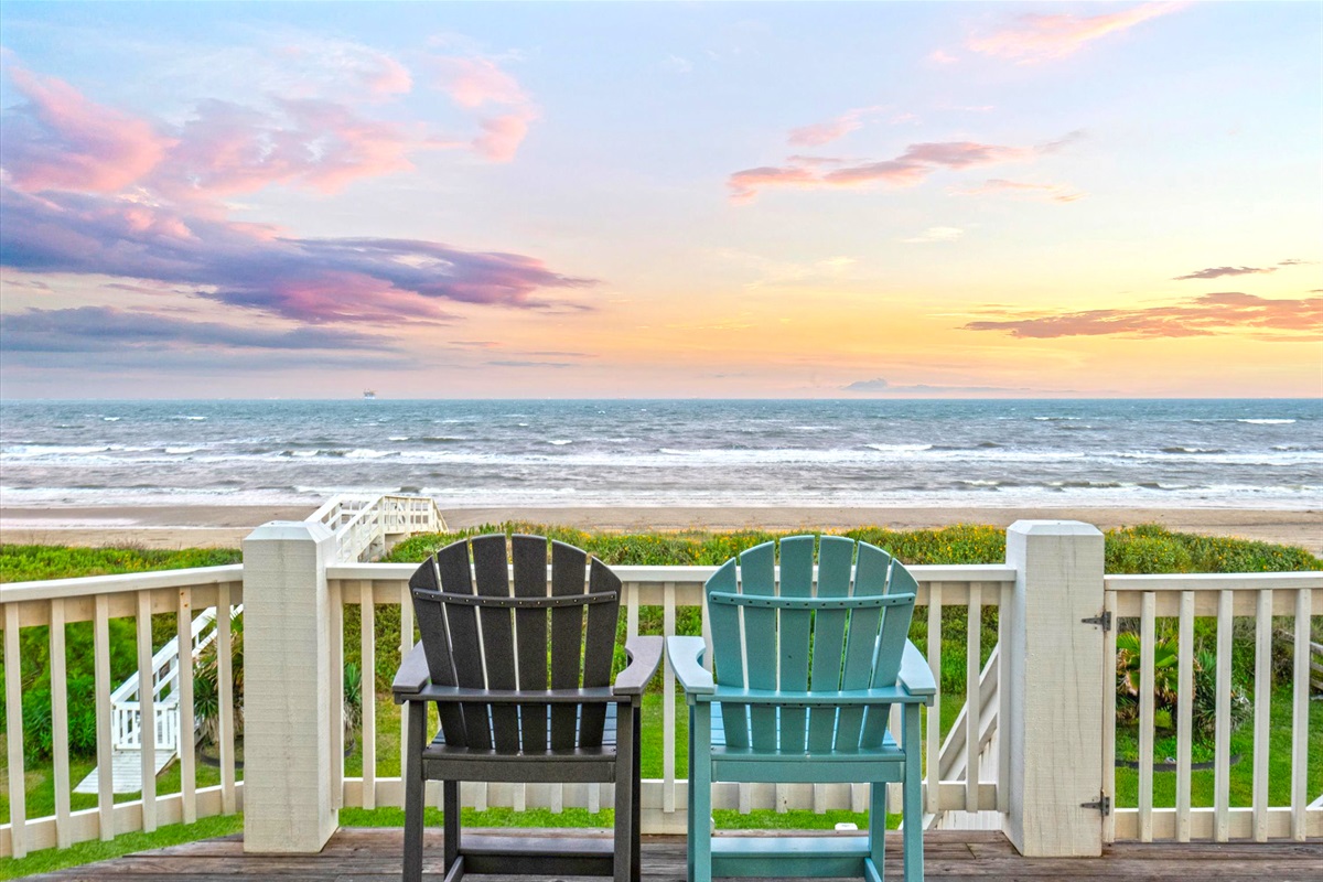 9849765cbda04f2bb20c02b7c66f4f36 Large | Beachhouse | Texas | TX | Vacation Homes | Galveston | Crystal Beach | Kokomo | Breezy Days | Beachfront Elegance | Sunrise Serenity | Southern Sands Property Management, LLC
