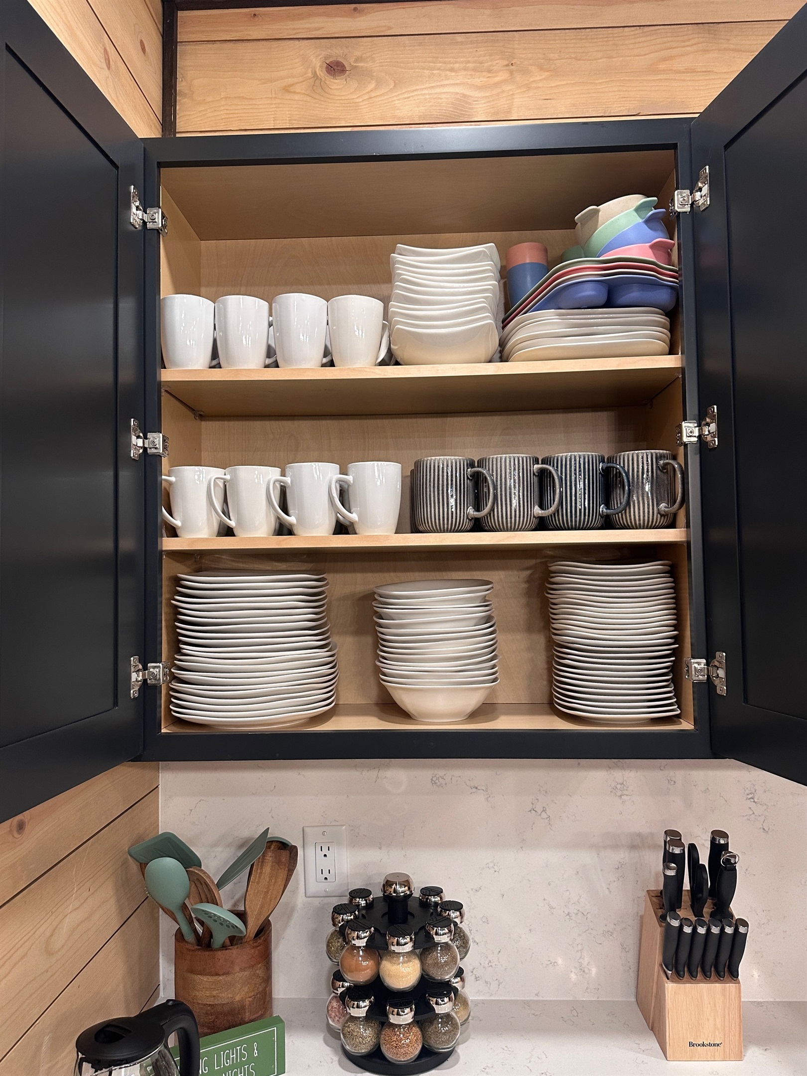 Floor 2 - Main Floor: Full Kitchen
