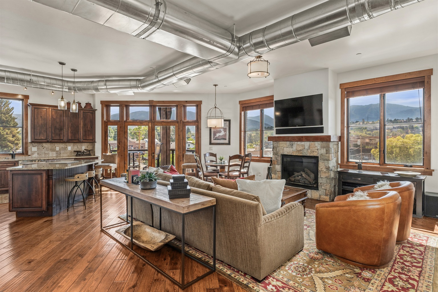 Living Room | Smart TV | Fireplace