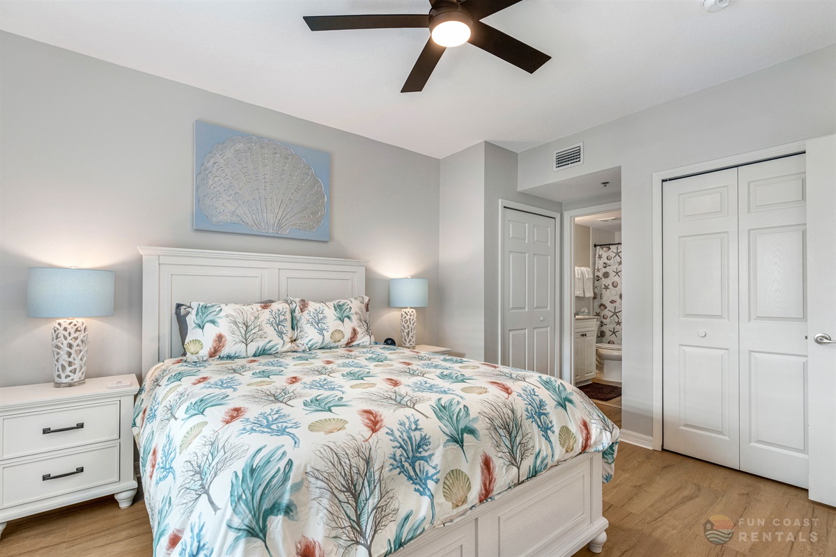 Bedroom with Queen Bed