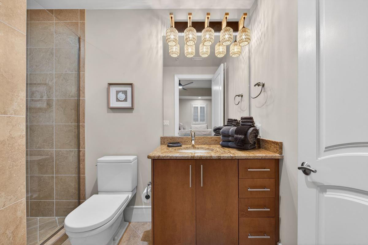 Second bathroom, shower