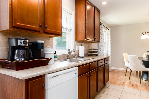 TDJ Getaway<>4BR Home w/game room, photo 27