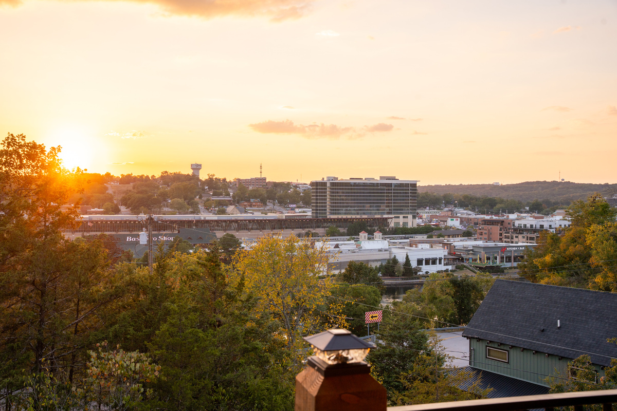 Sunset/Branson view

Golden-hour views stretch across Branson from the property—an especially beautiful backdrop as evening settles over the Ozarks.