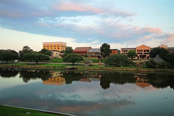 Natchitoches is a beautiful town and is the oldest town in the Louisiana Purchase!  