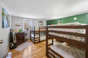 4 twin bunk beds in the kids room "The Forest"