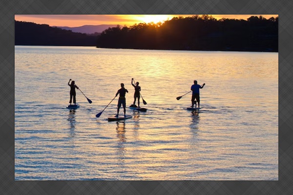 🏄&zwj;♀️Enjoy paddleboarding and kayaking on Lake Blue Ridge with calm waters, mountain views, and the perfect setting for a peaceful day on the lake.