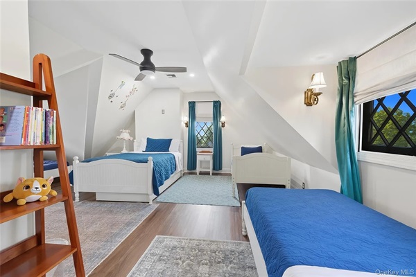 Bedroom #9 - 4 Twins & 1 Double + Trundle Bed