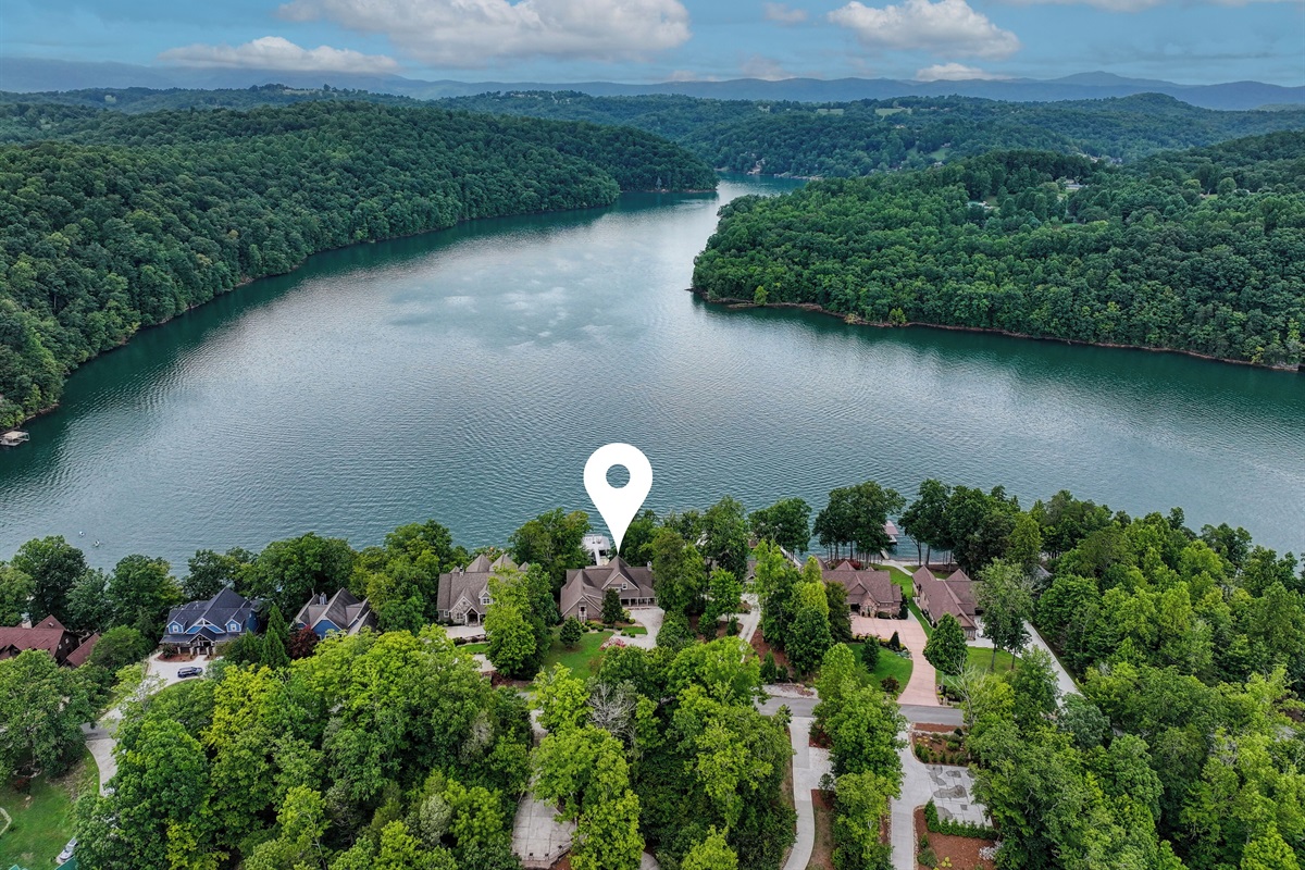 Enjoy The Gorgeous Views On The Lake And Mountains Surrounding Sunset Pointe!