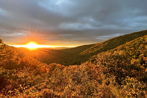 Fall brings brilliant color and dramatic sunsets to the mountains surrounding Wintergreen.
