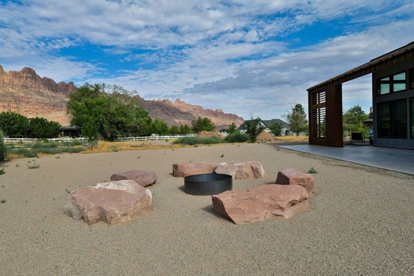 Enjoy the fire pit and watch the night sky!