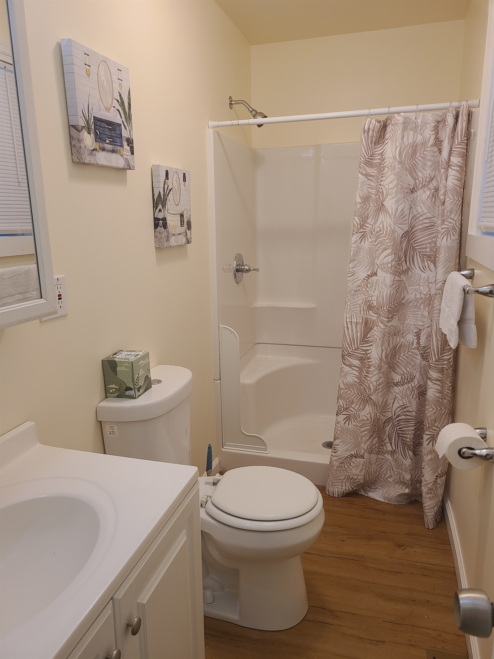 Bathroom w/ shower