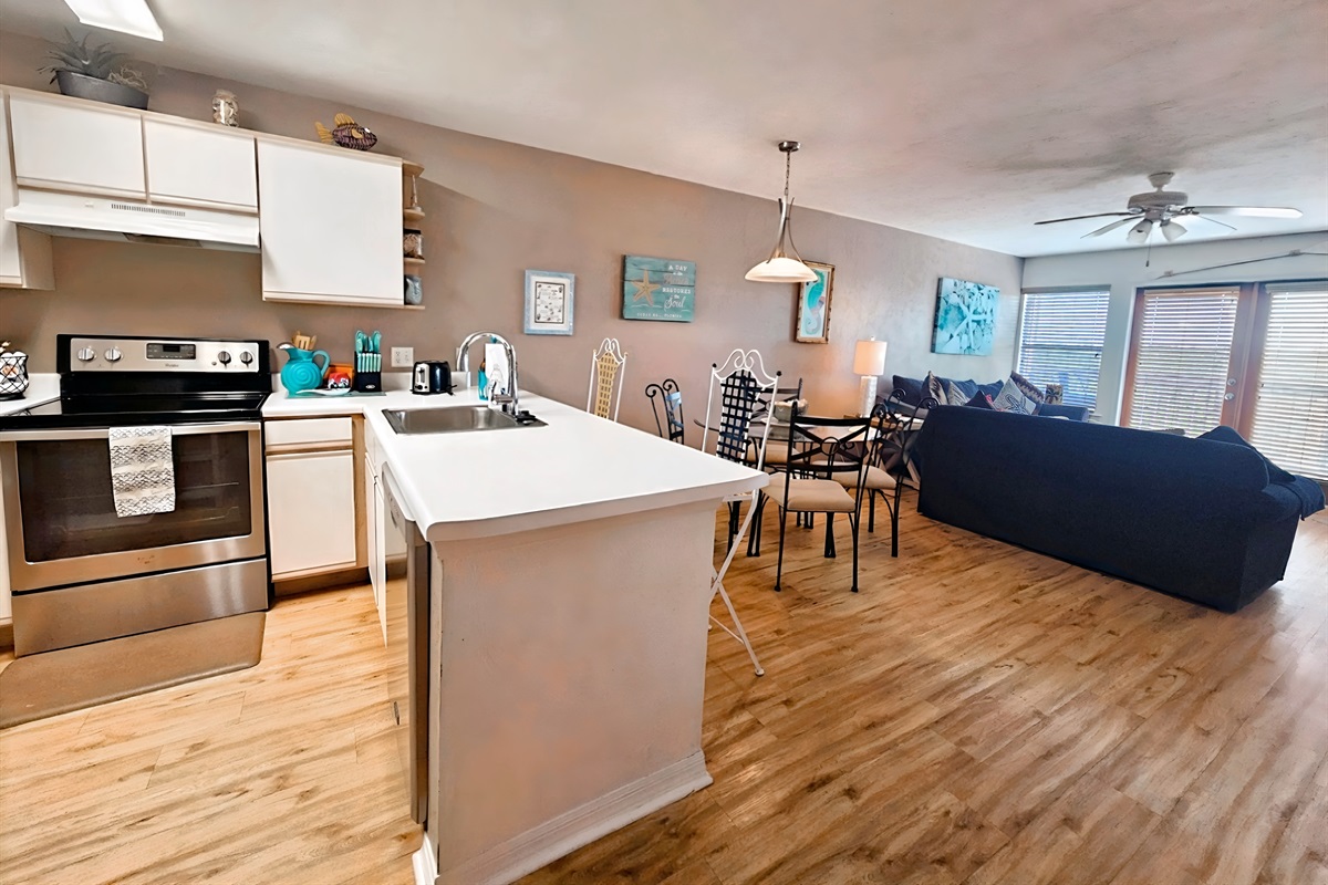 Fully Stocked Kitchen with Dishwasher