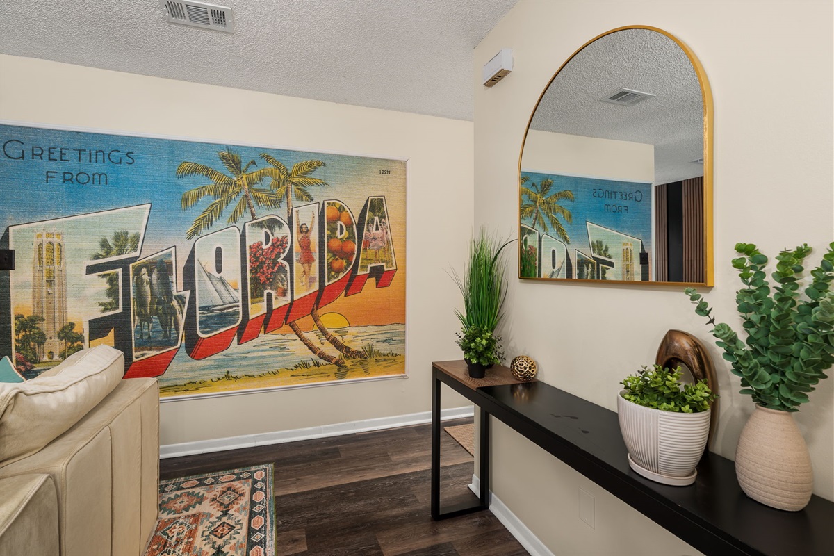 Greetings from Florida! Take a selfie and tag us on Instagram @HavanaHideaway