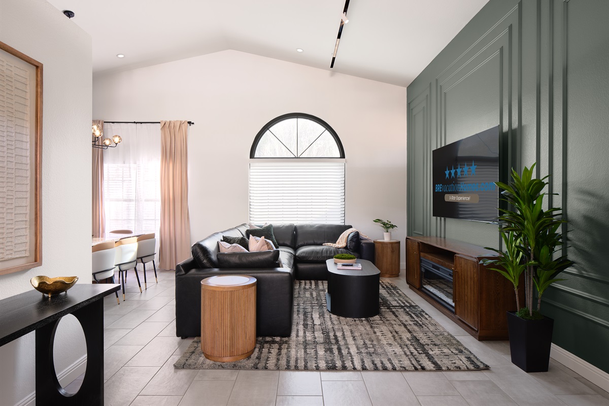 Large Family Room Overlooks Pool