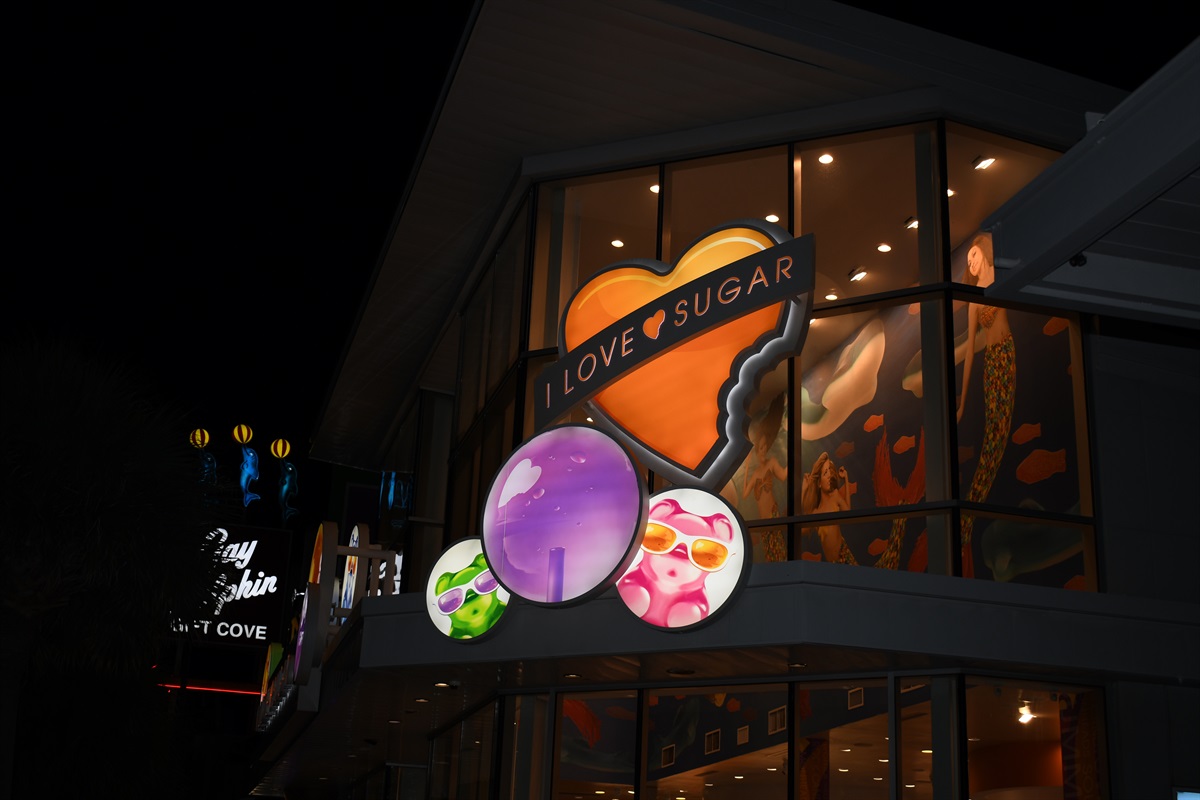 Lots of Dining and Entertainment Nearby!