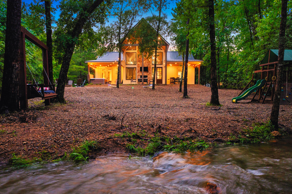 Your little slice of paradise in Hochatown! 