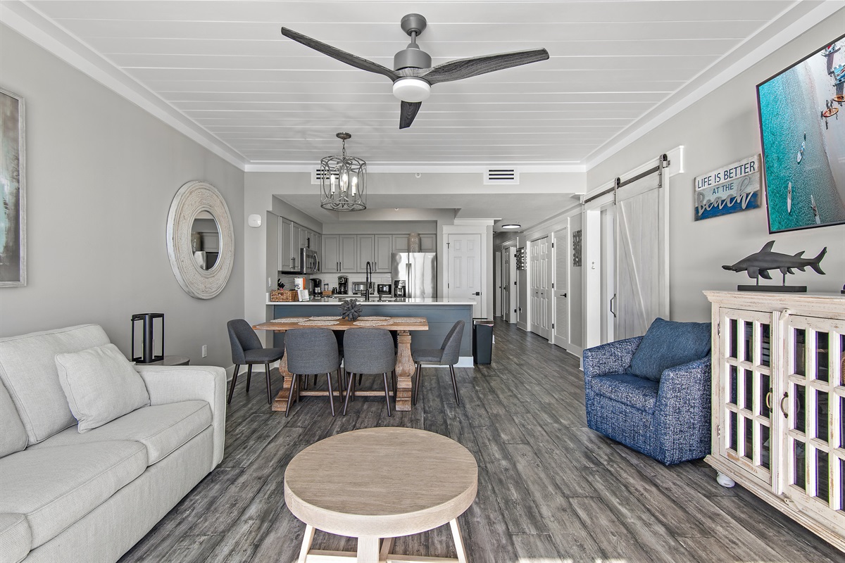 This 2BR/2BA condo has an open floorplan with tall ceiling, Gulf views from many angles, and has been completely remodeled!
