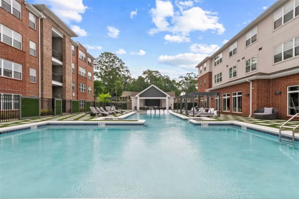 Complex pool