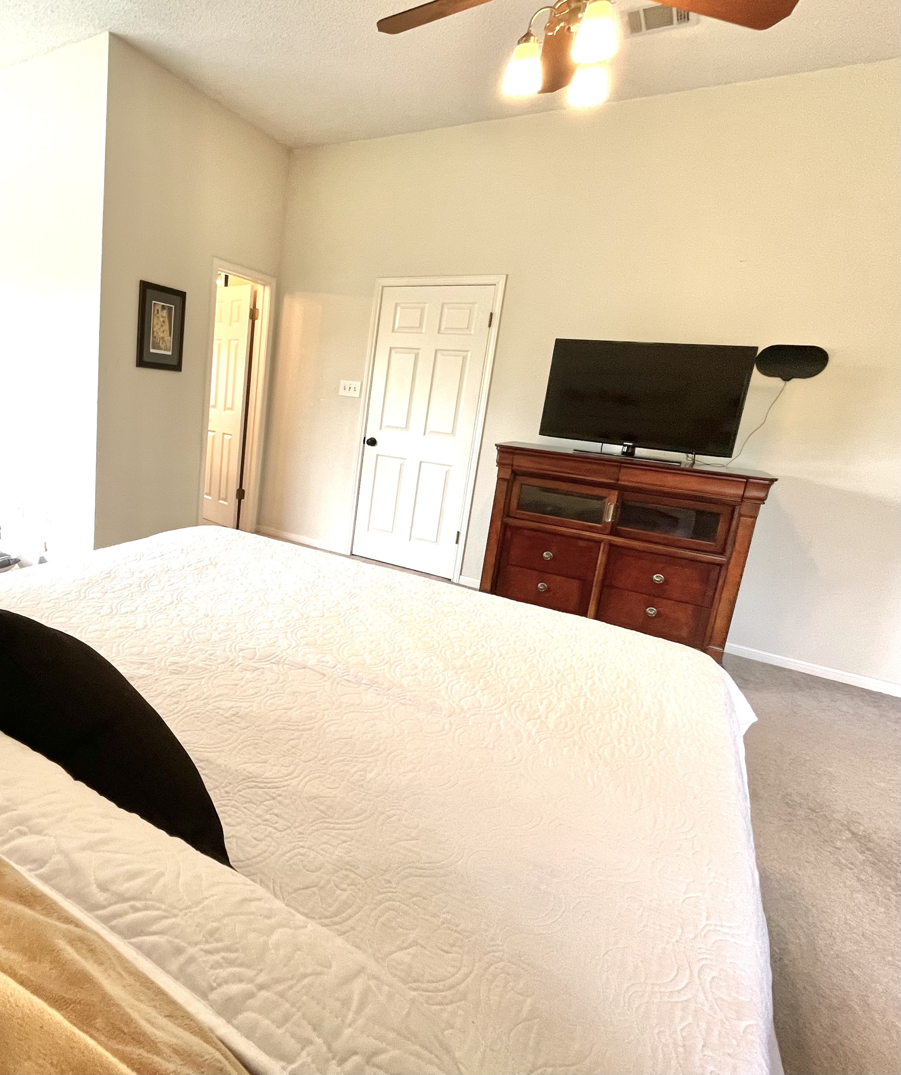 Master Bedroom Features LED TV, Live TV with Antenna