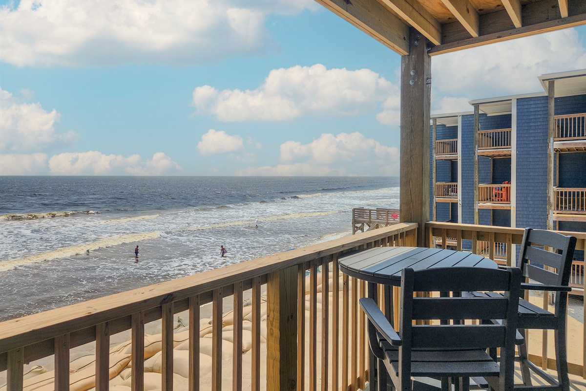 Polywood balcony furniture