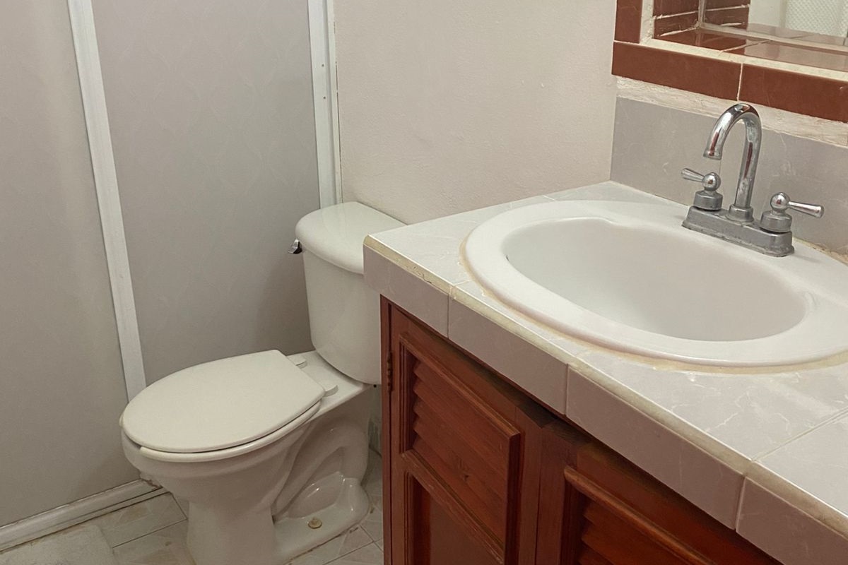 Shared 3/4 Bath