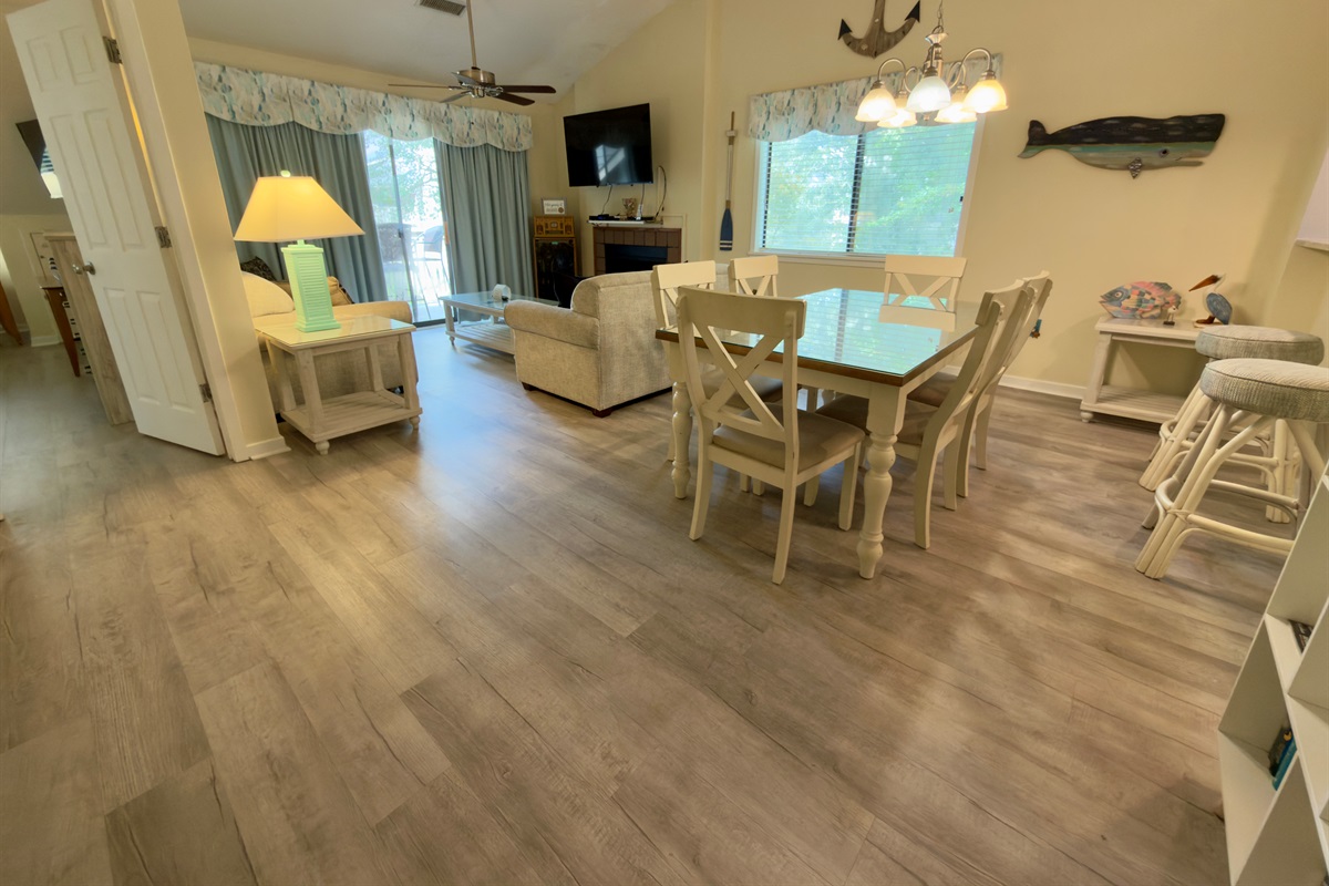 Dining / Living Room