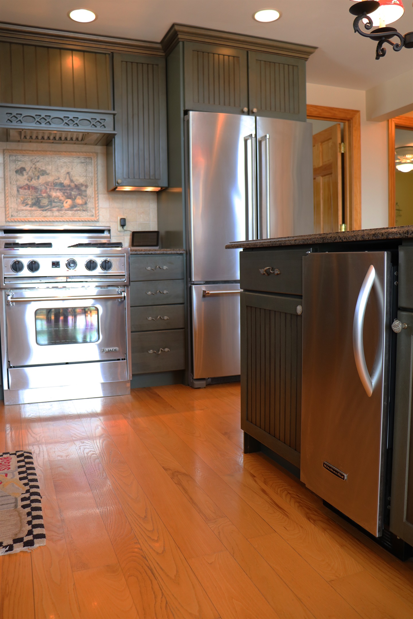 Skyview Acres Kitchen includes a separate ice maker.