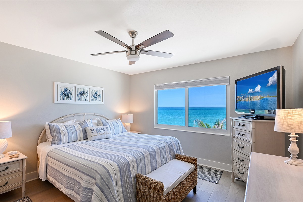Master bedroom King -and listen to the waves 