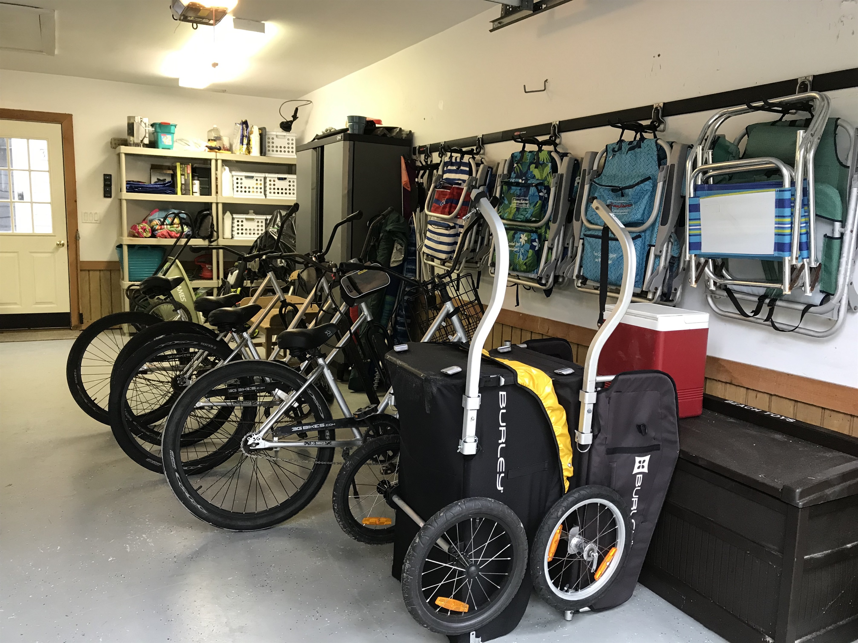 Beach chairs provided in garage
