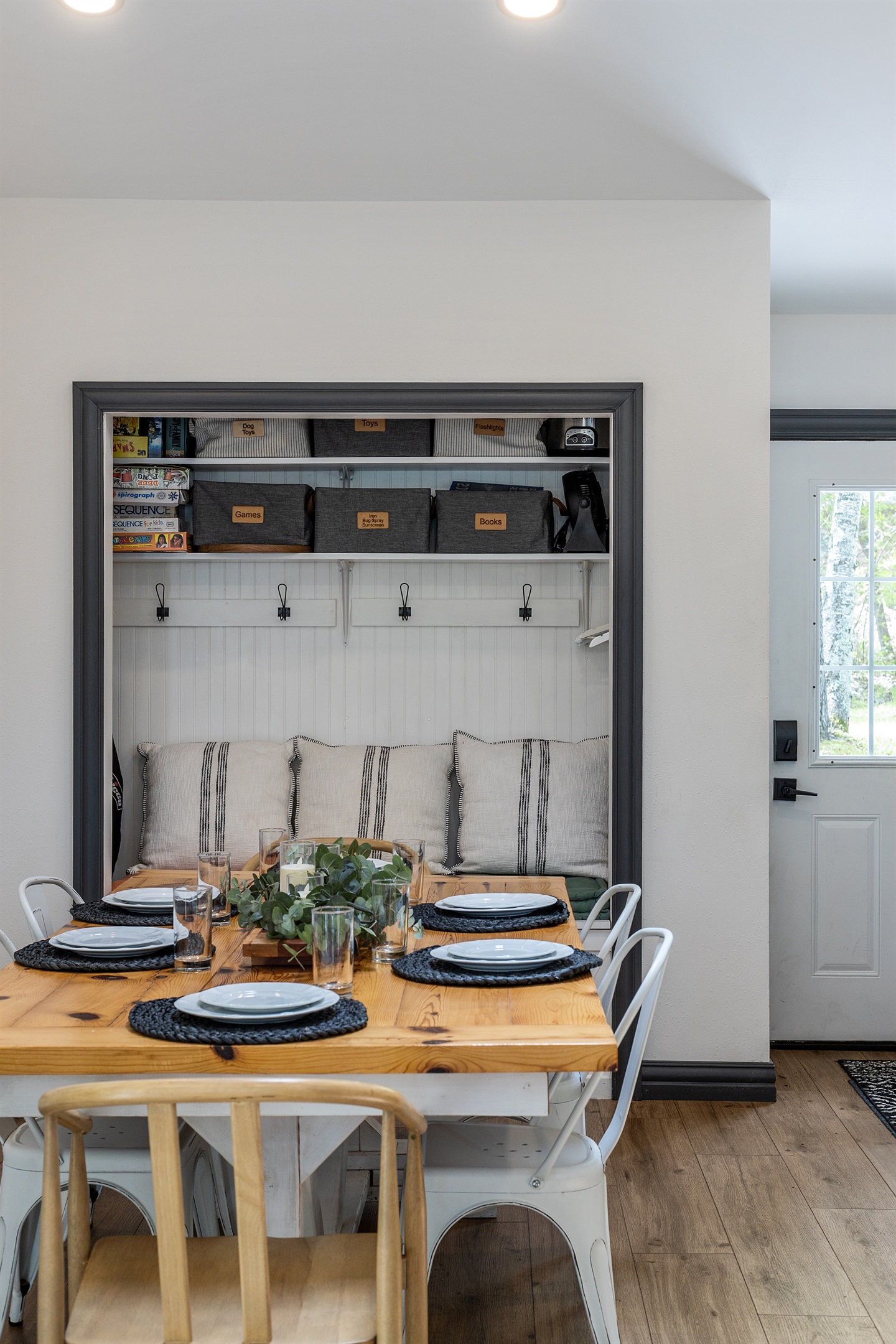 Pull up a chair, share a meal, and savor your time at the lake.