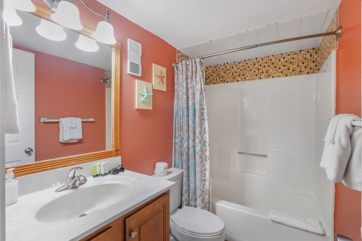 Guest Bedroom En-Suite