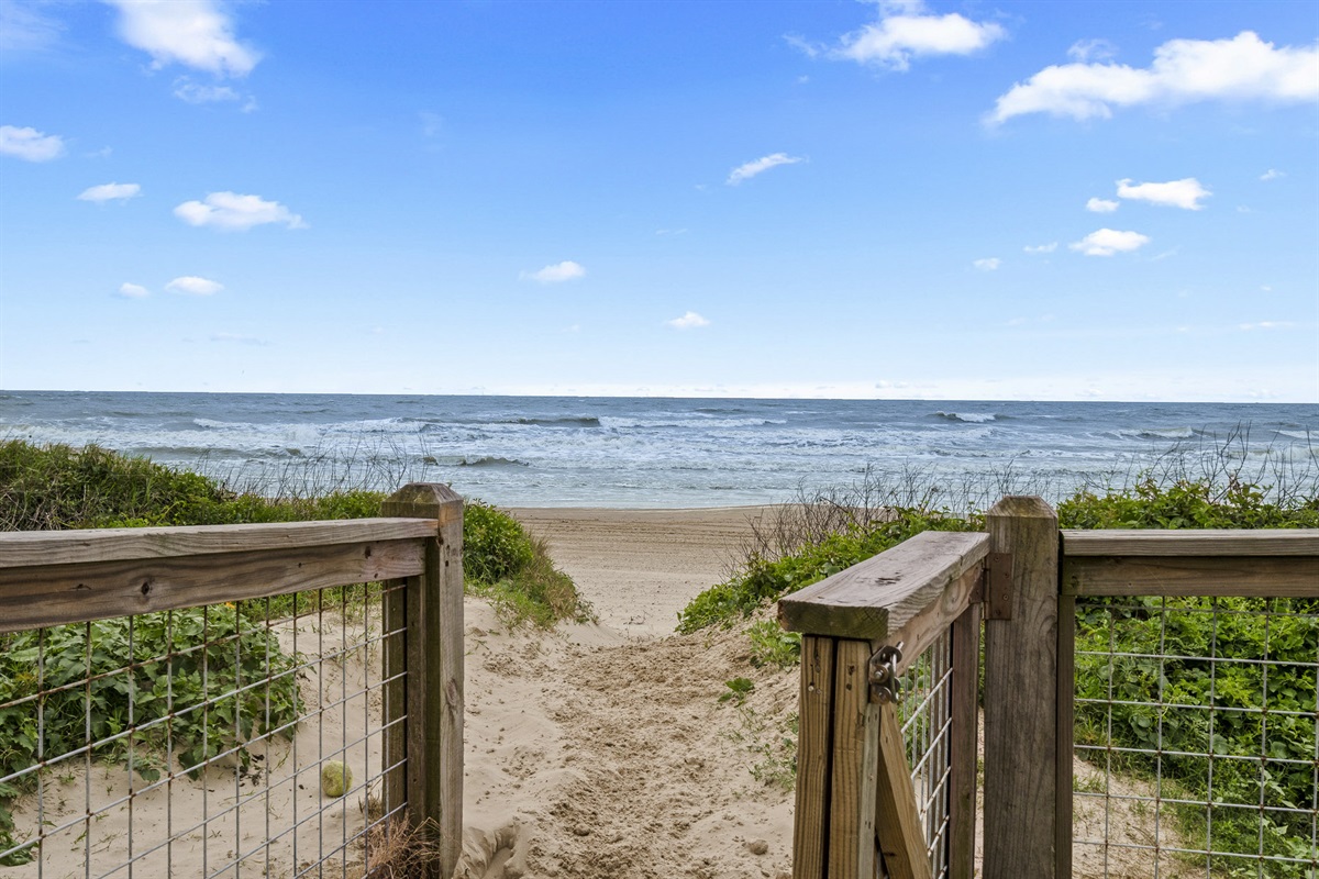990f7fd4178f4945885f779627972bd3 Large | Beachhouse | Texas | TX | Vacation Homes | Galveston | Crystal Beach | Kokomo | Breezy Days | Beachfront Elegance | Sunrise Serenity | Southern Sands Property Management, LLC