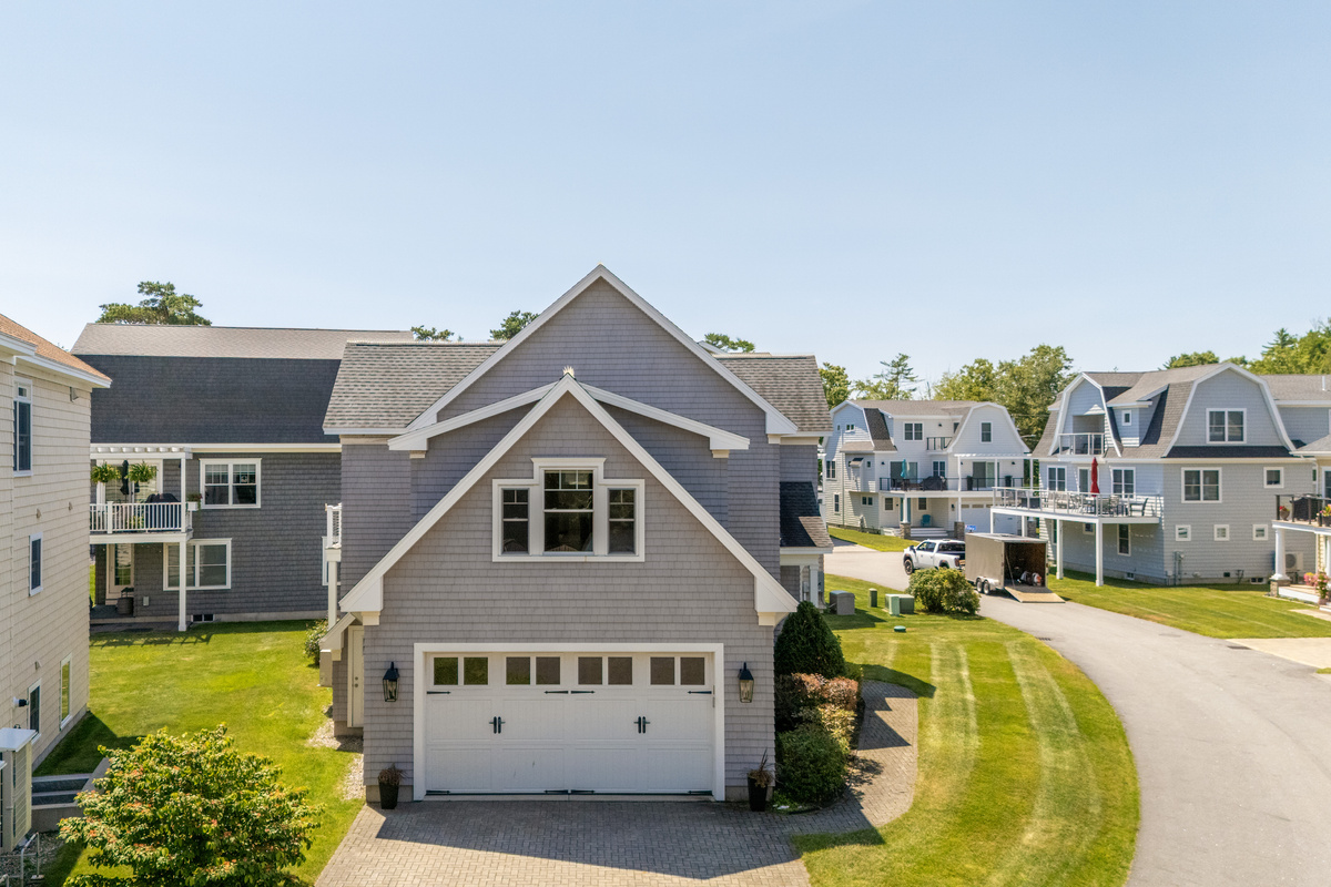 Enjoy the comfort of a private home in a peaceful seaside neighborhood close to the shoreline.