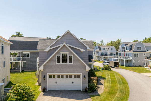 Enjoy the comfort of a private home in a peaceful seaside neighborhood close to the shoreline.