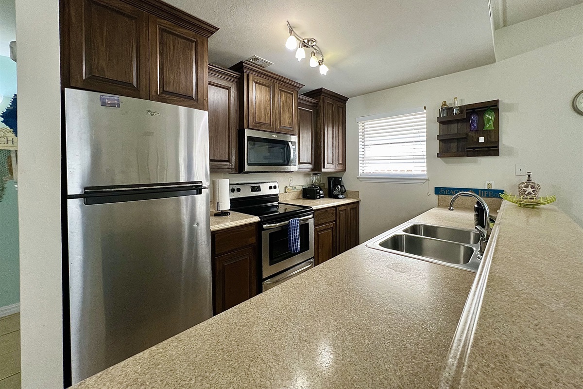 Full kitchen - Stainless Steel appliances