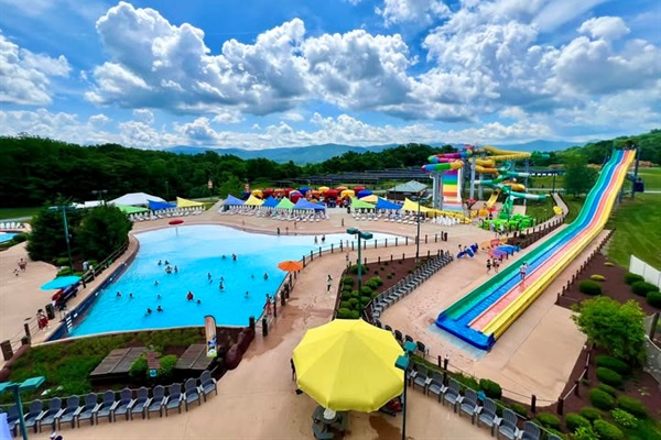 Make a splash at the Massanutten Resort Outdoor WaterPark! Open seasonally from Memorial Day through Labor Day, it’s a favorite for families with slides, splash zones, and plenty of ways to cool off. Please note: resort waterpark access requires a daily fe